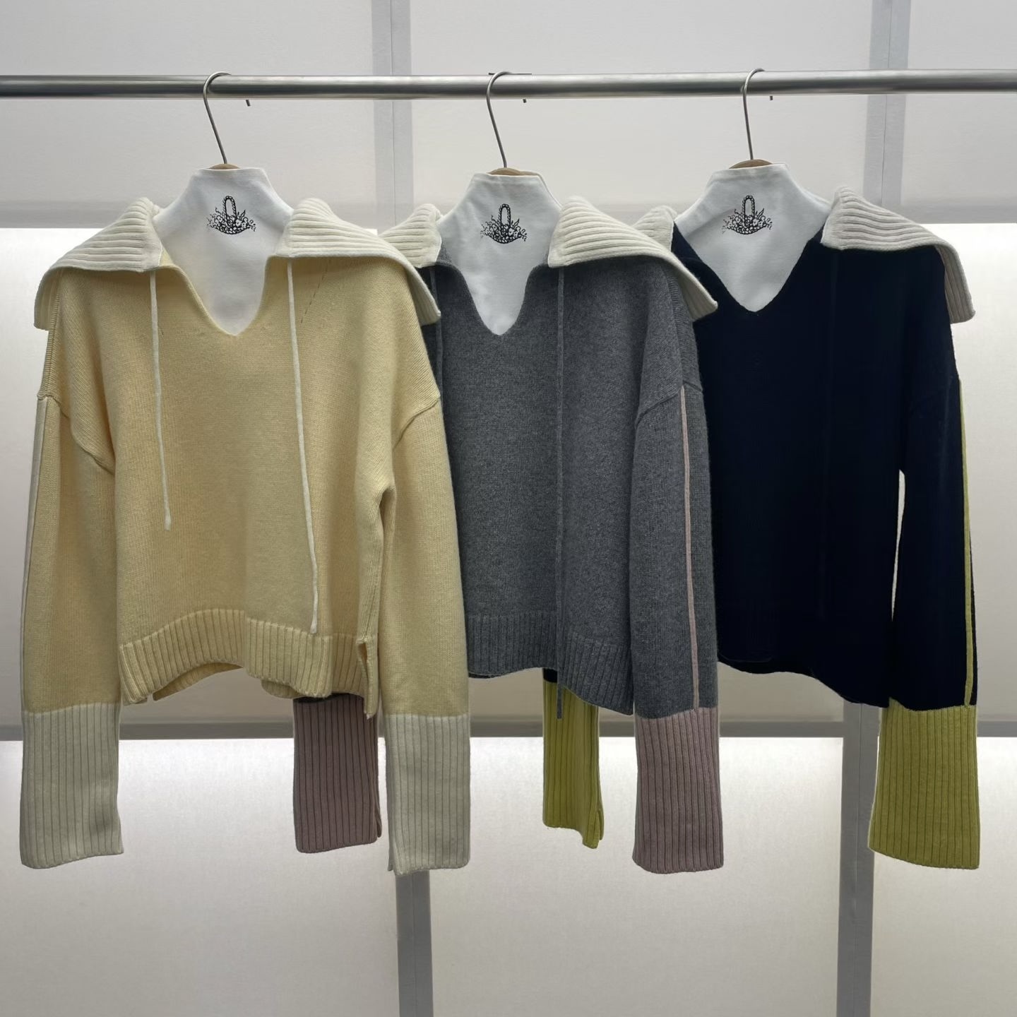 【韓國連線】V領拼色袖口小披肩冷衫