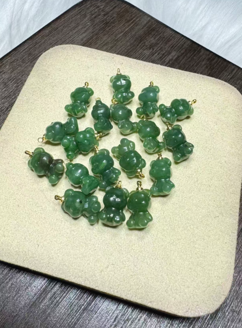 251016 - D21 墨玉小熊吊咀S925銀扣頭  送 金色固定珠針鏈頸鏈 (11月中到貨）