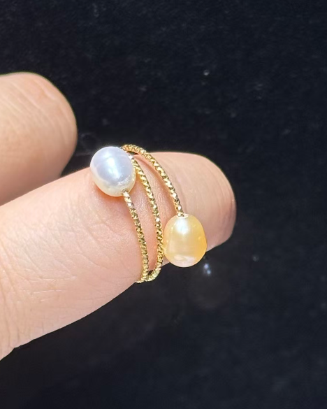 251016 - D32 天然珍珠金色繞線上下雙層開口戒指 (11月中到貨）