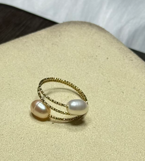251016 - D32 天然珍珠金色繞線上下雙層開口戒指 (11月中到貨）