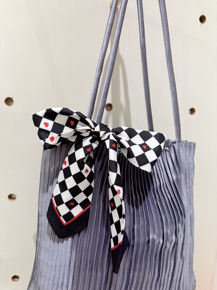 滿版百變圖案絲巾