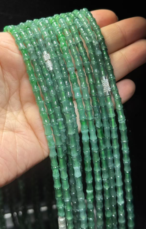 251016 - D34 極品翠綠翡翠竹節長頸鏈 (11月中到貨）