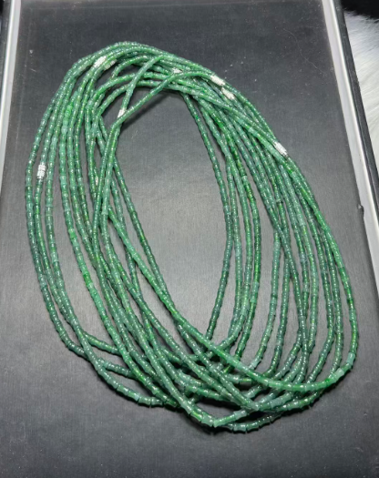 251016 - D34 極品翠綠翡翠竹節長頸鏈 (11月中到貨）