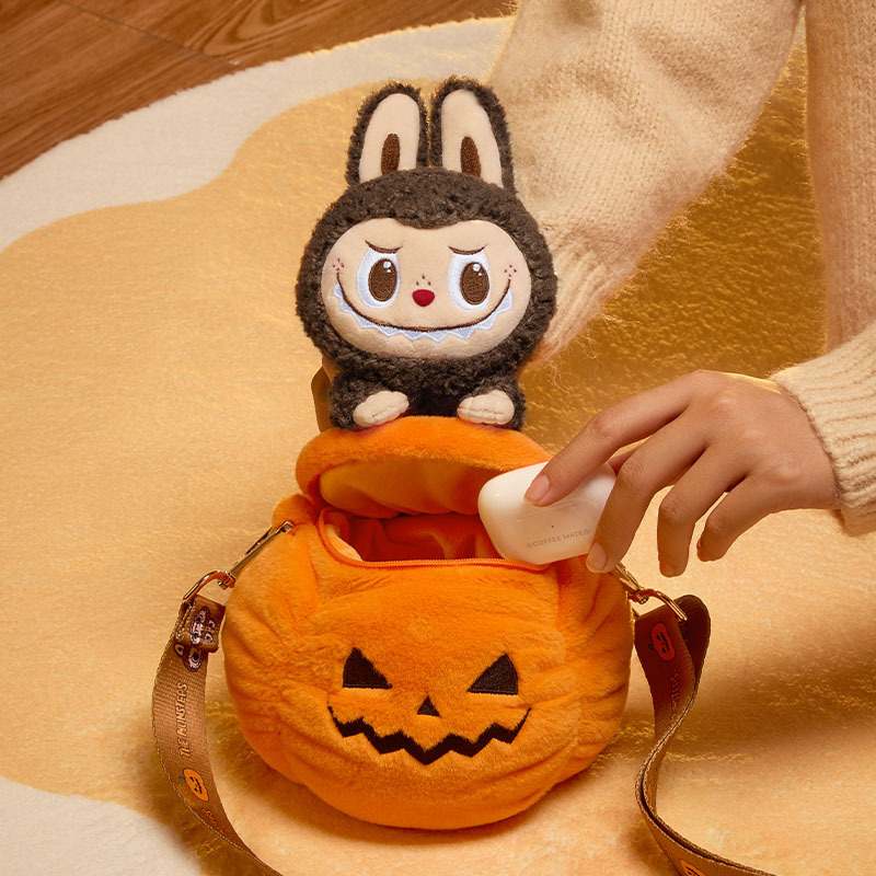 新品POPMART 怪怪嘉年華系列-LABUBU南瓜小包