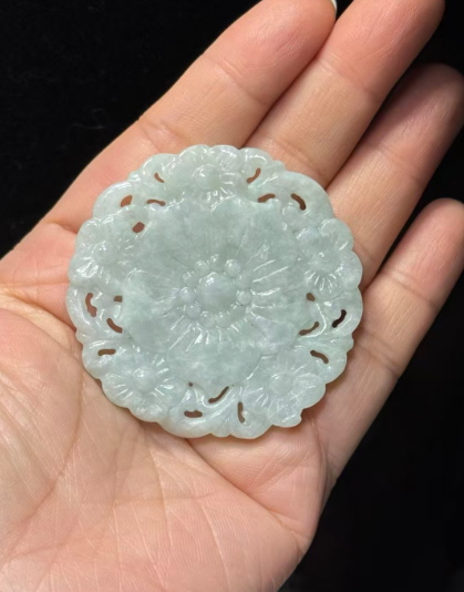 251016 - D43 天然緬甸翡翠富貴花天園餅（一物一證書）(11月中到貨）