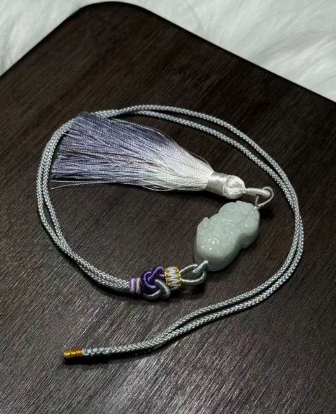 260409 - A25 天然A貨翡翠蘋果綠貔貅雕刻紫色流蘇掛飾