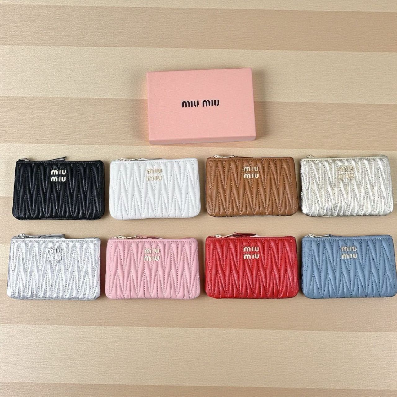 Miu Miu羊皮零錢包