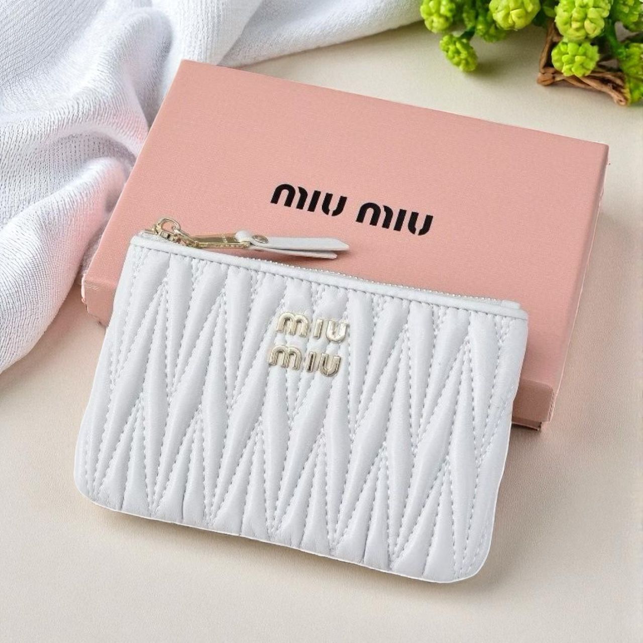 Miu Miu羊皮零錢包