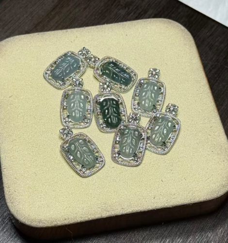 251016 - D57 A貨翡翠葉子鏤空寶貝方形吊咀(11月中到貨）