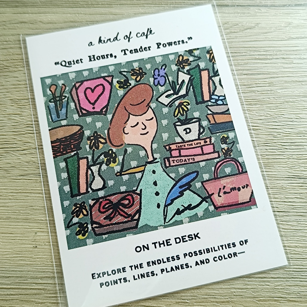 A Kind of cafe什物．On the desk 明信片