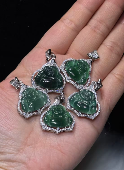 251016 - D60 A貨翡翠佛公包邊吊咀(11月中到貨）