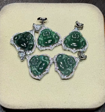 251016 - D60 A貨翡翠佛公包邊吊咀(11月中到貨）