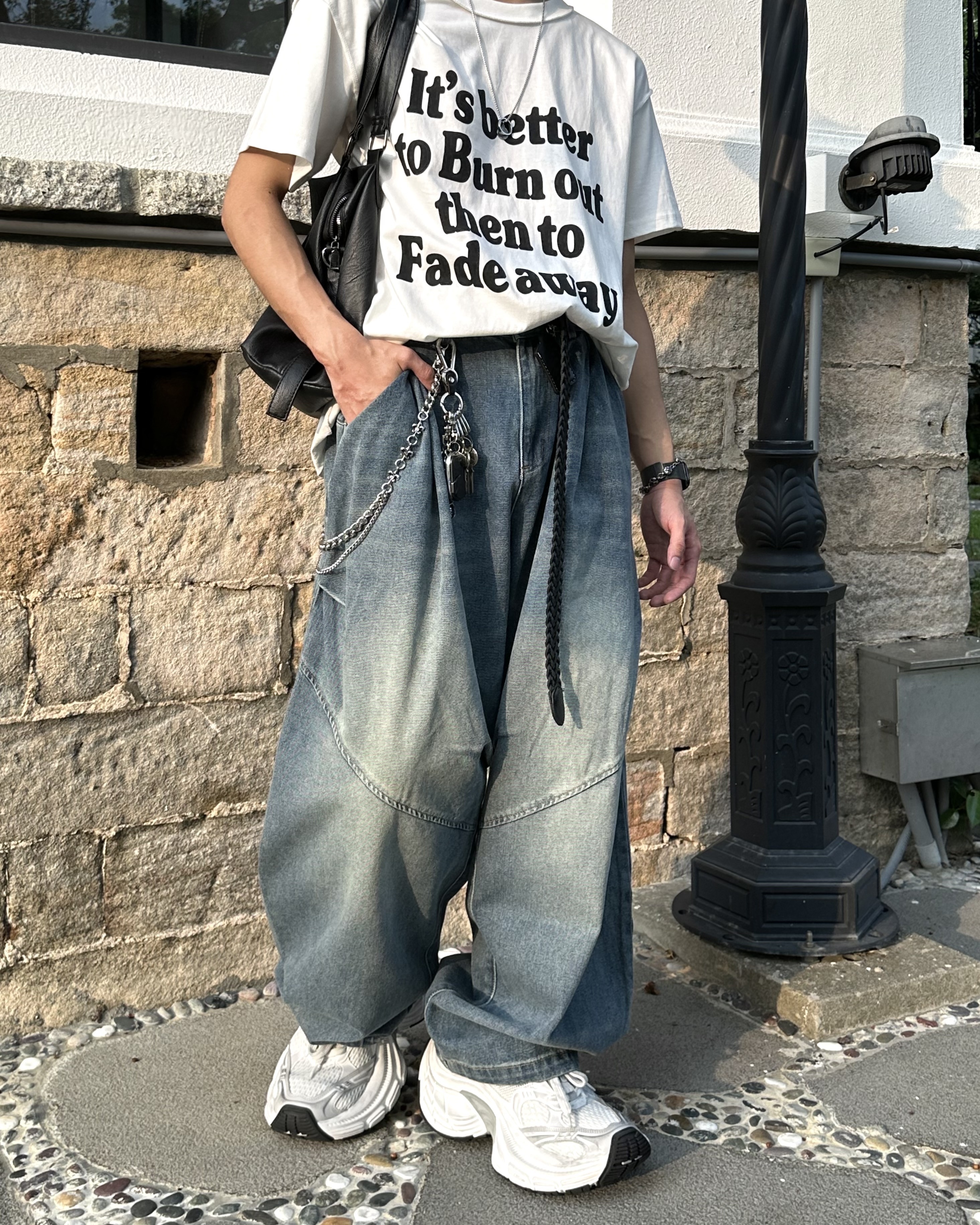 𝐇·𝐓·𝐒 韓國 微彎刀設計 復古水洗 刷白 素面 立體割線 牛仔 長褲