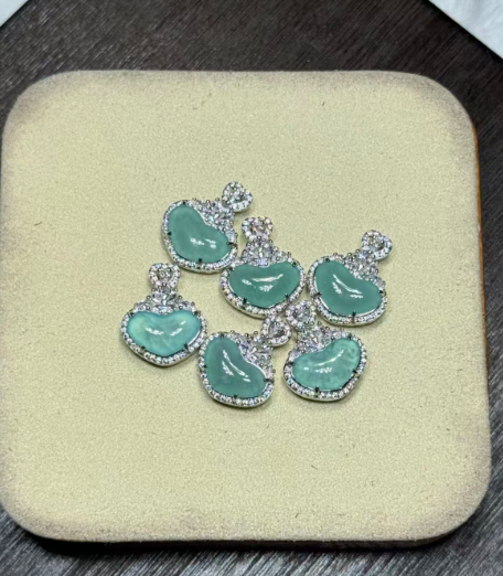 251016 - D62 A貨翡翠心心相印包邊盒子吊咀(11月中到貨）