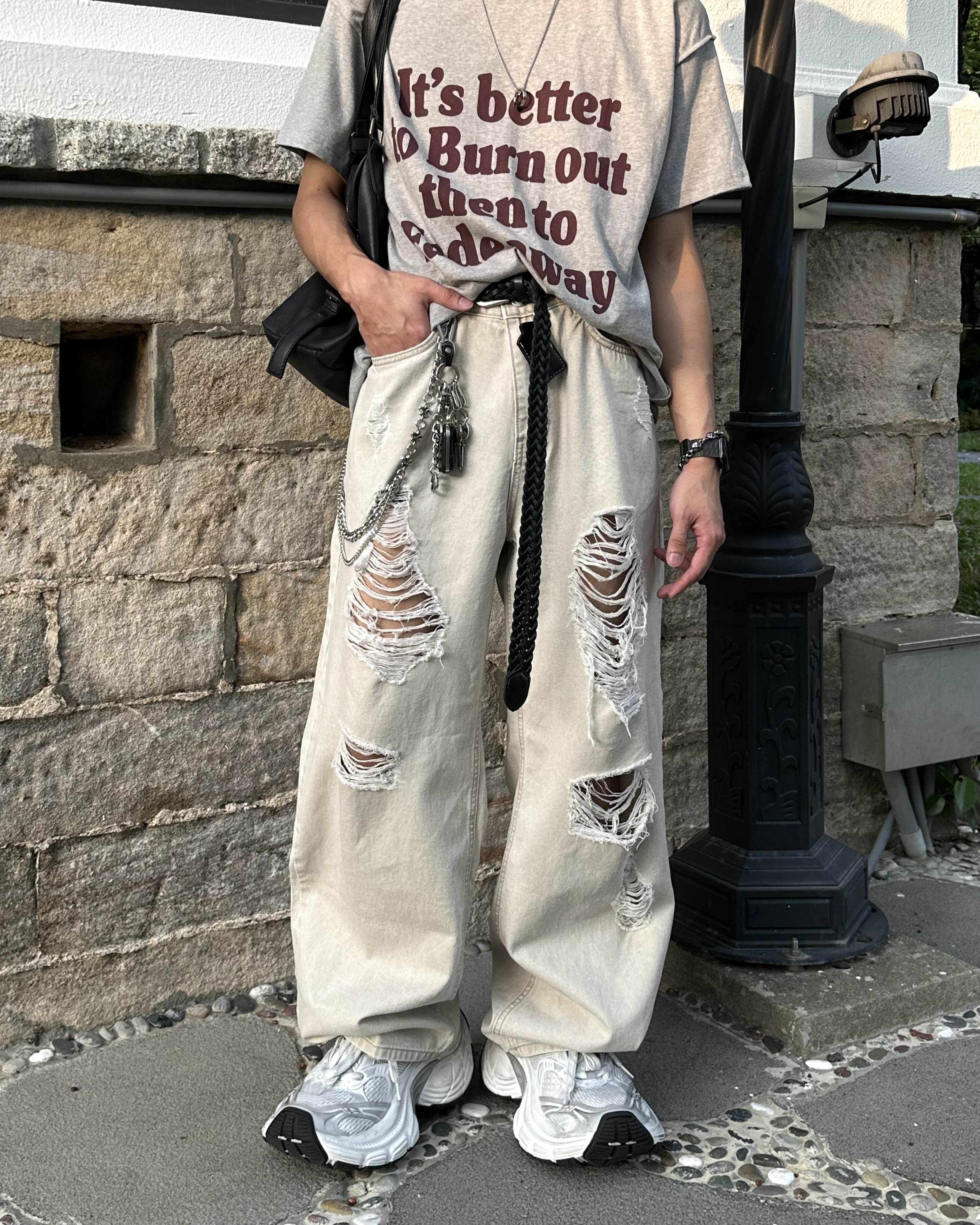 𝐇·𝐓·𝐒 韓國 灰白做舊 復古 水洗 純色丹寧 破壞抽鬚 落地 牛仔 長褲