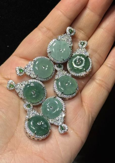 251016 - D68 A貨翡翠平安扣包邊心心吊墜 (11月中到貨）