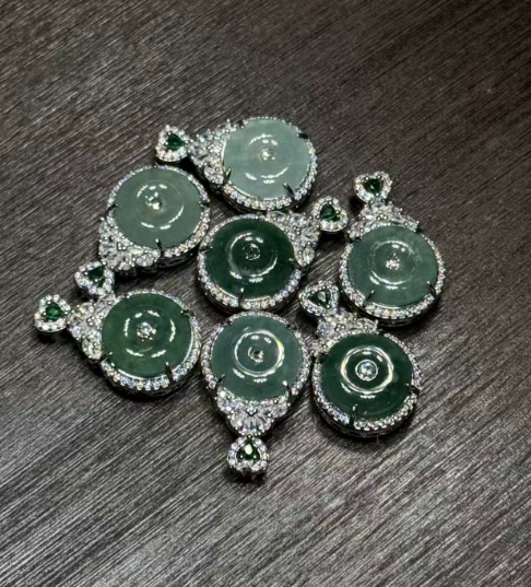 251016 - D68 A貨翡翠平安扣包邊心心吊墜 (11月中到貨）