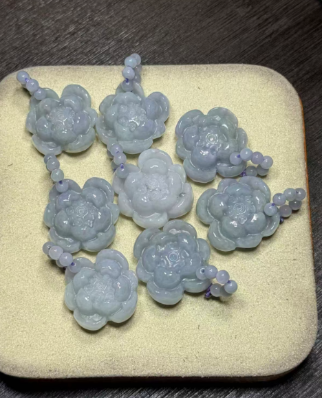 251016 - D78 A貨翡翠牡丹湖圓珠吊咀(11月中到貨）