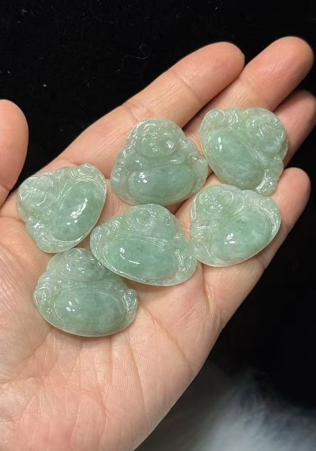 251016 - D81 A貨翡翠冰種佛公吊咀(11月中到貨）