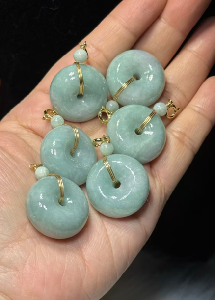 251016 - D79 A貨翡翠胖胖平安扣吊咀(11月中到貨）