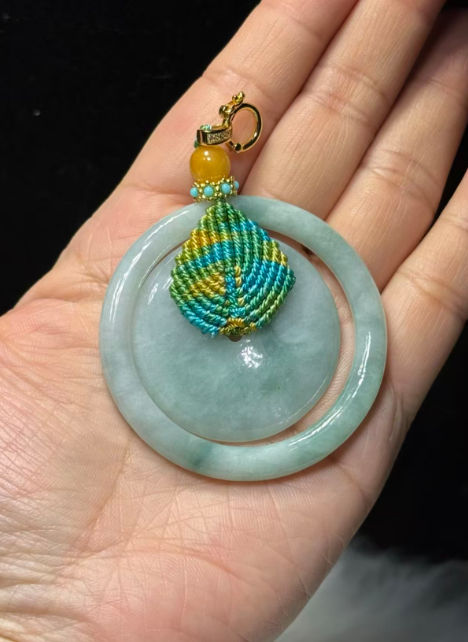 251016 - D90 A貨翡翠半山水雙環扣平安扣吊咀（一物一證書）(11月中到貨）