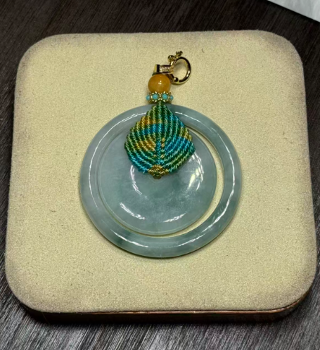 251016 - D90 A貨翡翠半山水雙環扣平安扣吊咀（一物一證書）(11月中到貨）