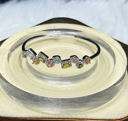 251016 - D103  珠寶級彩碧璽方形水滴圓形半銀開口手鈪(11月中到貨）