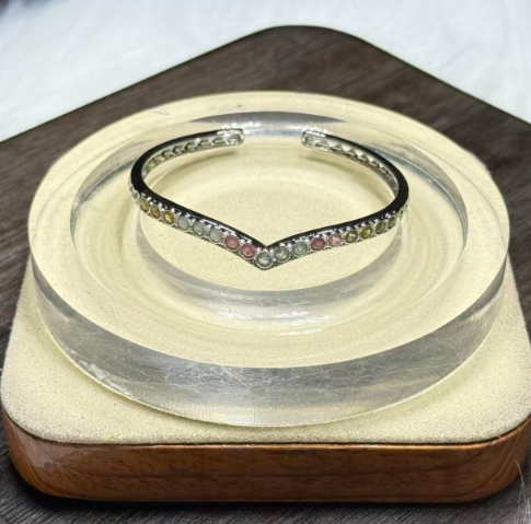 251016 - D105 彩碧璽半銀手鈪 - V型款(11月中到貨）