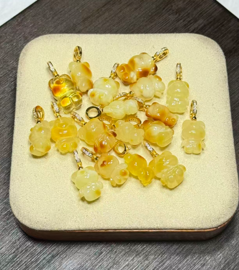 251016 - D110 萬年百花蜜蠟小熊S925吊咀 送 金色固定珠針鏈頸鏈 (11月中到貨）