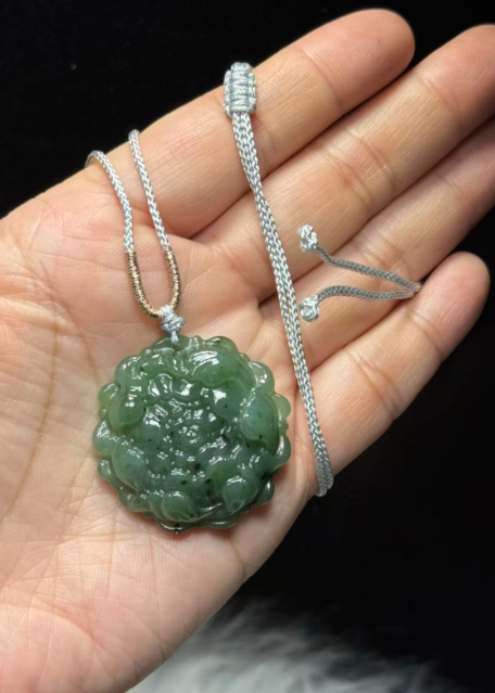 251016 - D112 和田玉碧玉牡丹花雕刻編織繩頸鏈（11月中出貨）