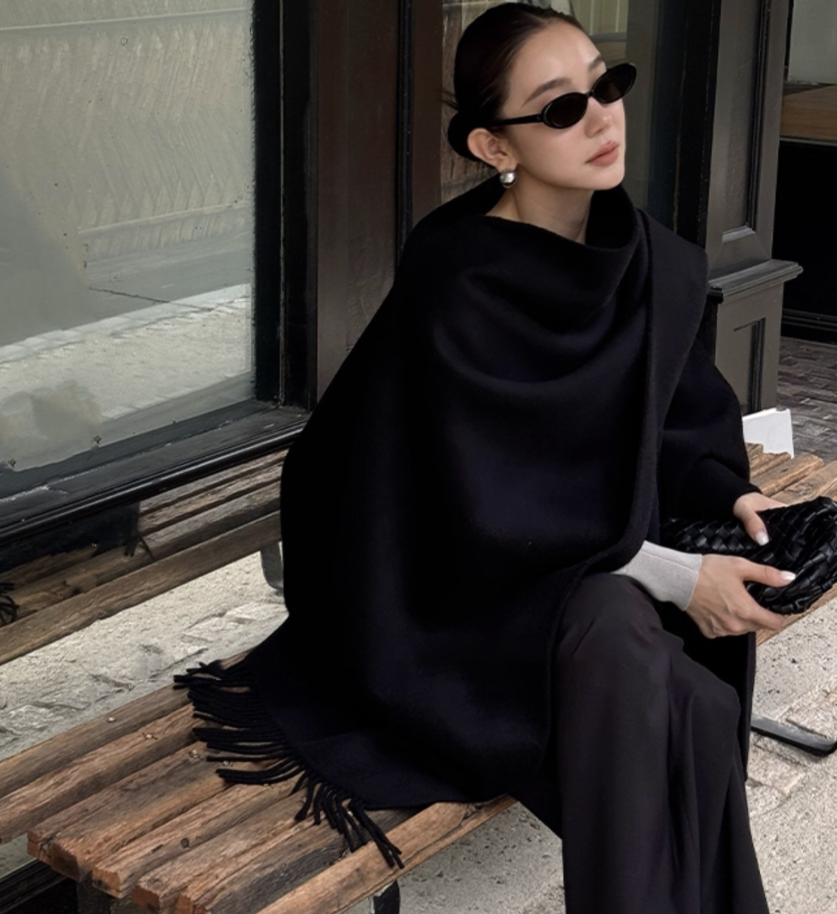 歐美女子經典黑流蘇造型披肩外套-S-L (Elegant & Love)