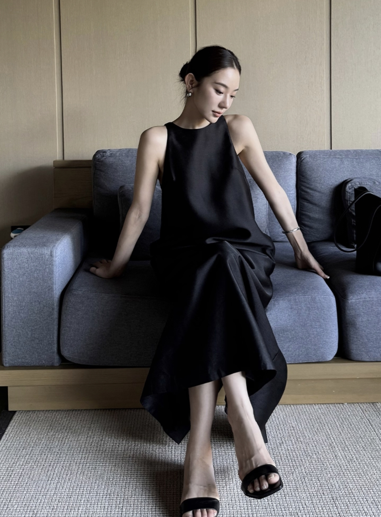 小仙女光澤感圓領無袖背心裙長洋裝-S-L / 2色 (Elegant & Love)