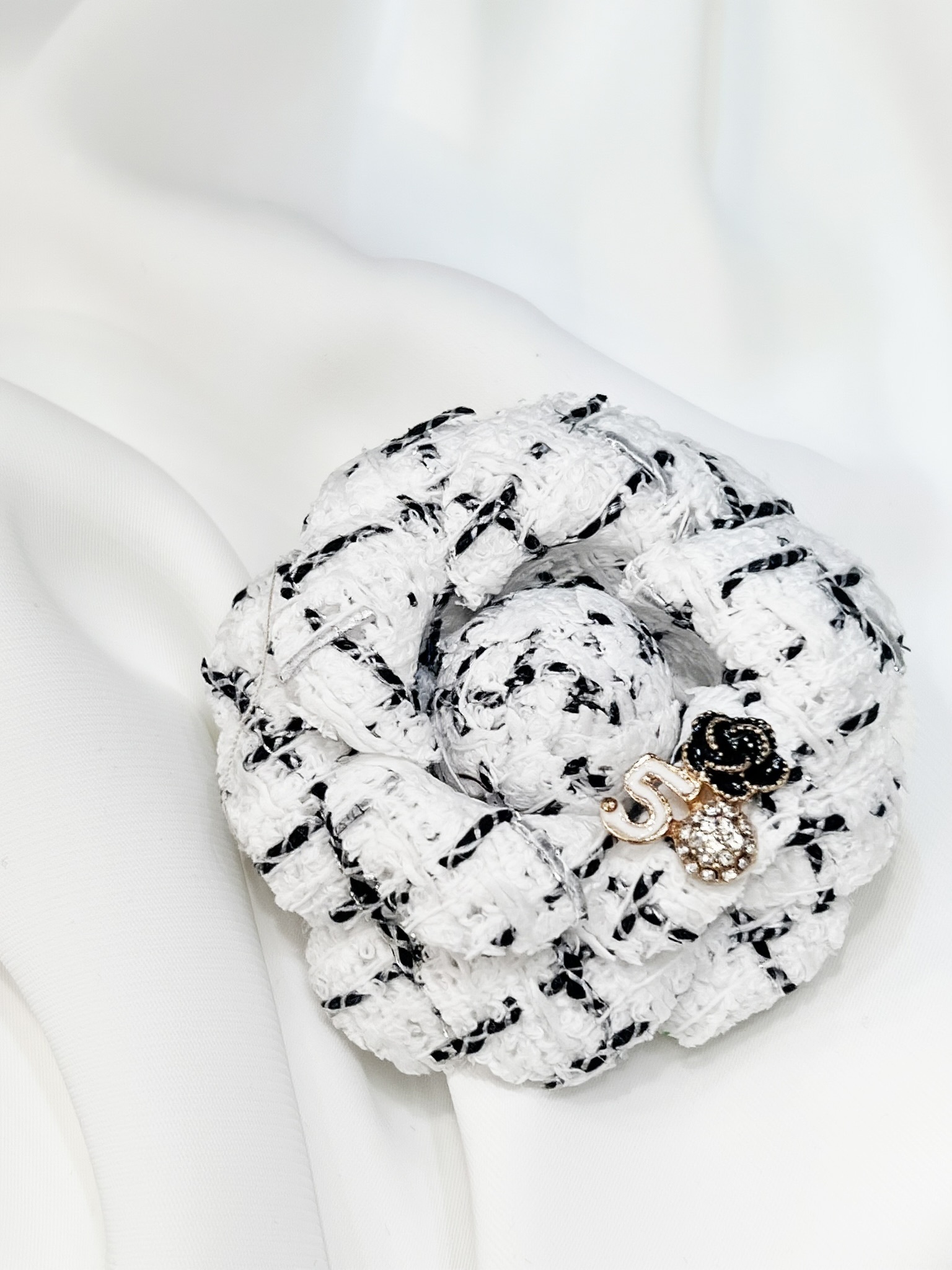 (小香風!)高雅毛呢山茶花胸針