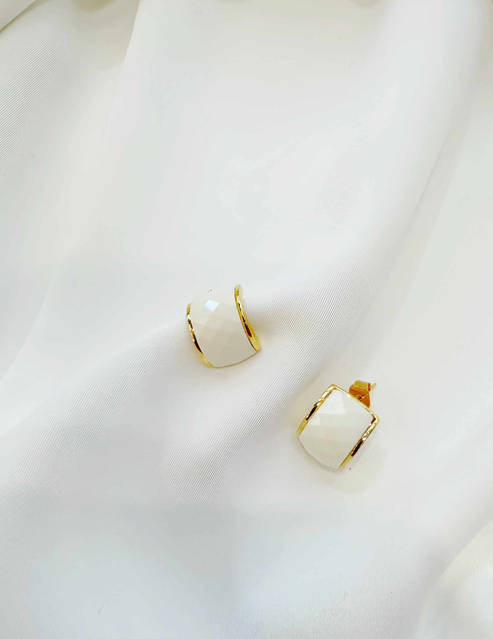 菱格切面圓弧耳環