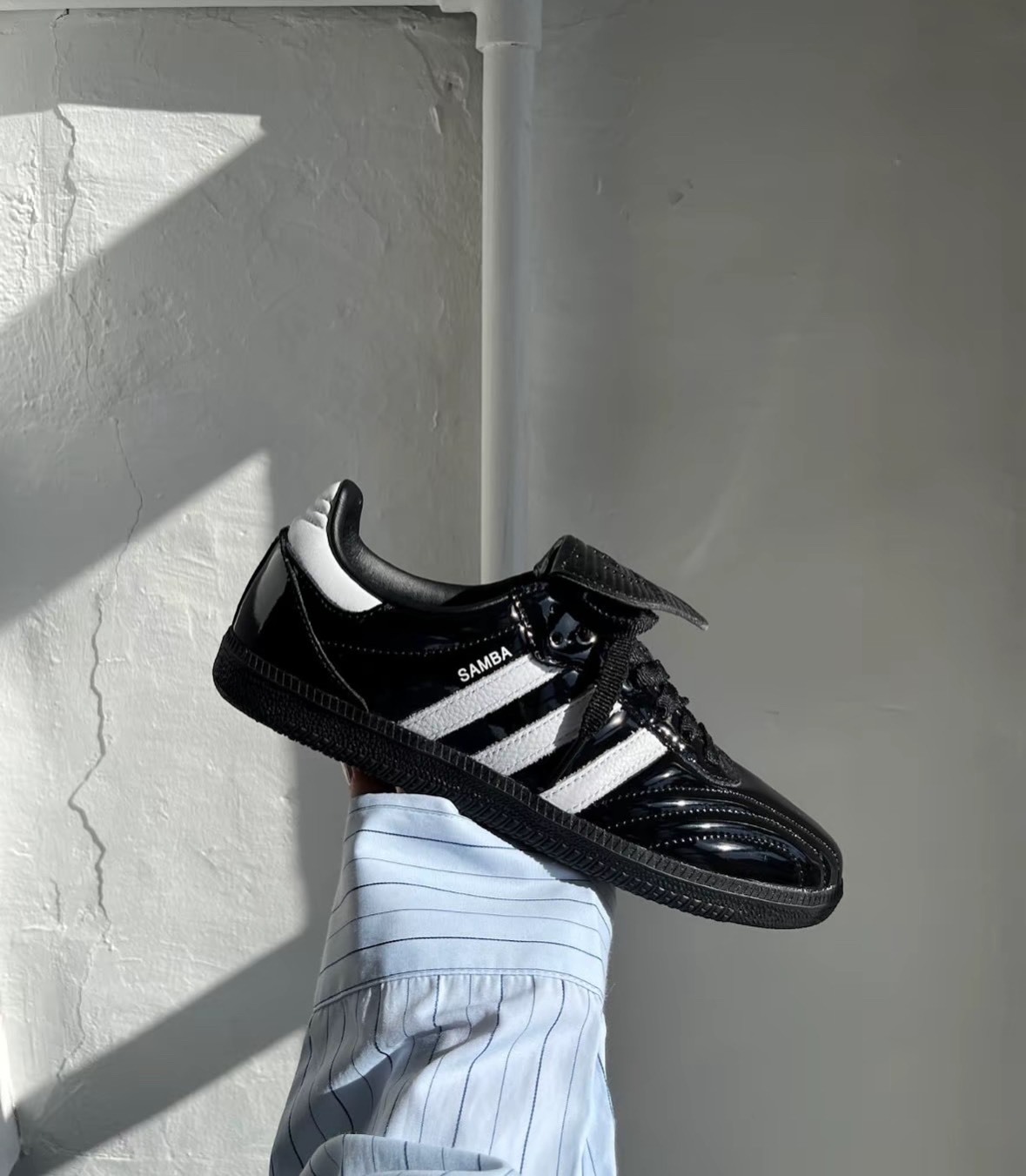 Adidas Samba LT 黑白色  亮面 漆皮 仿皮革 翻蓋鞋舌 女鞋 JI2707