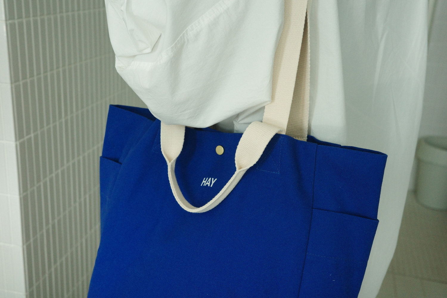HAY Everyday 托特包 電光藍 實品穿搭