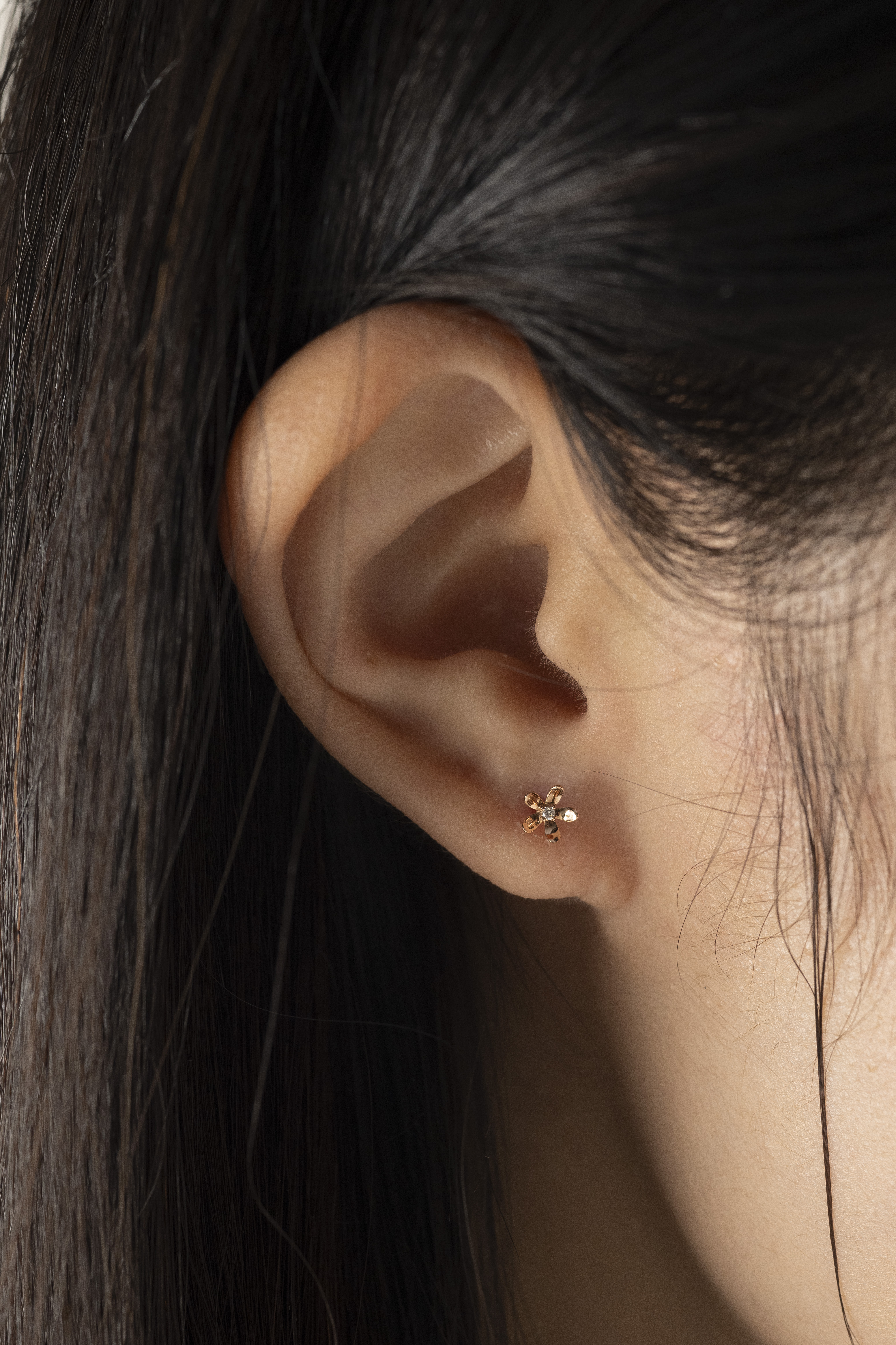 18K Mini Flower Diamond Earring