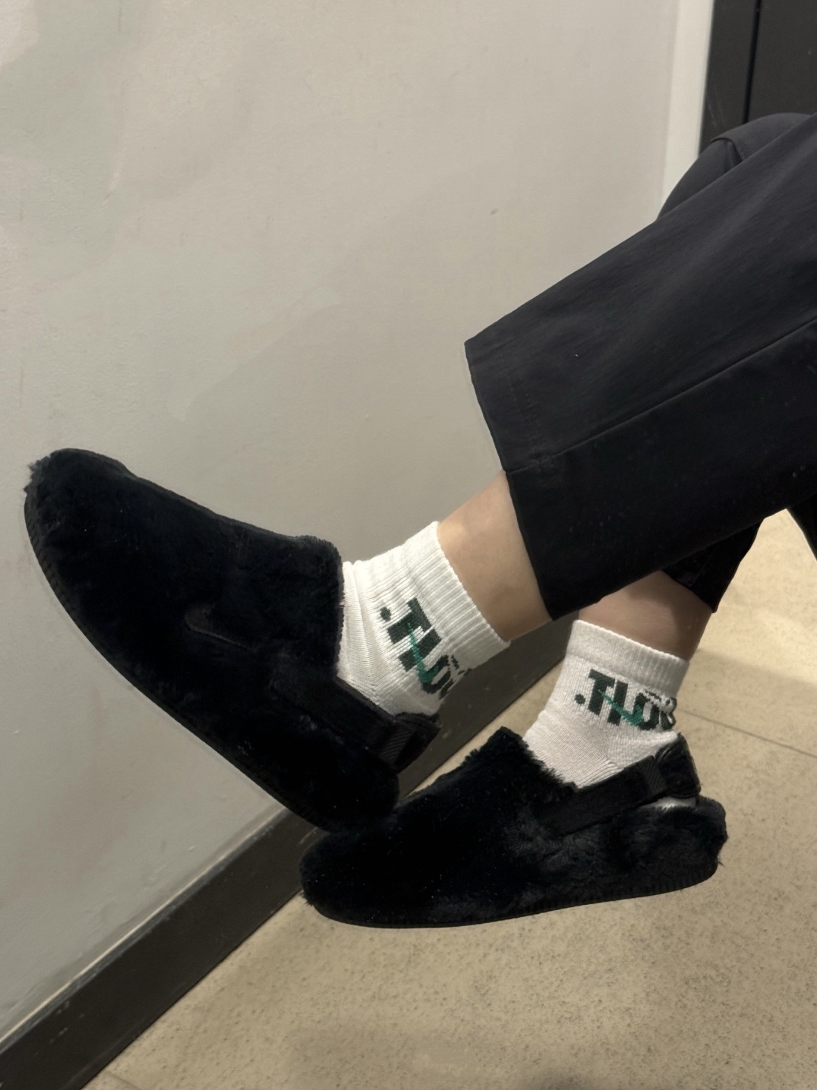 Nike Wmns Calm Mule SE 黑色 絨毛 穆勒涼鞋 FZ3118-001