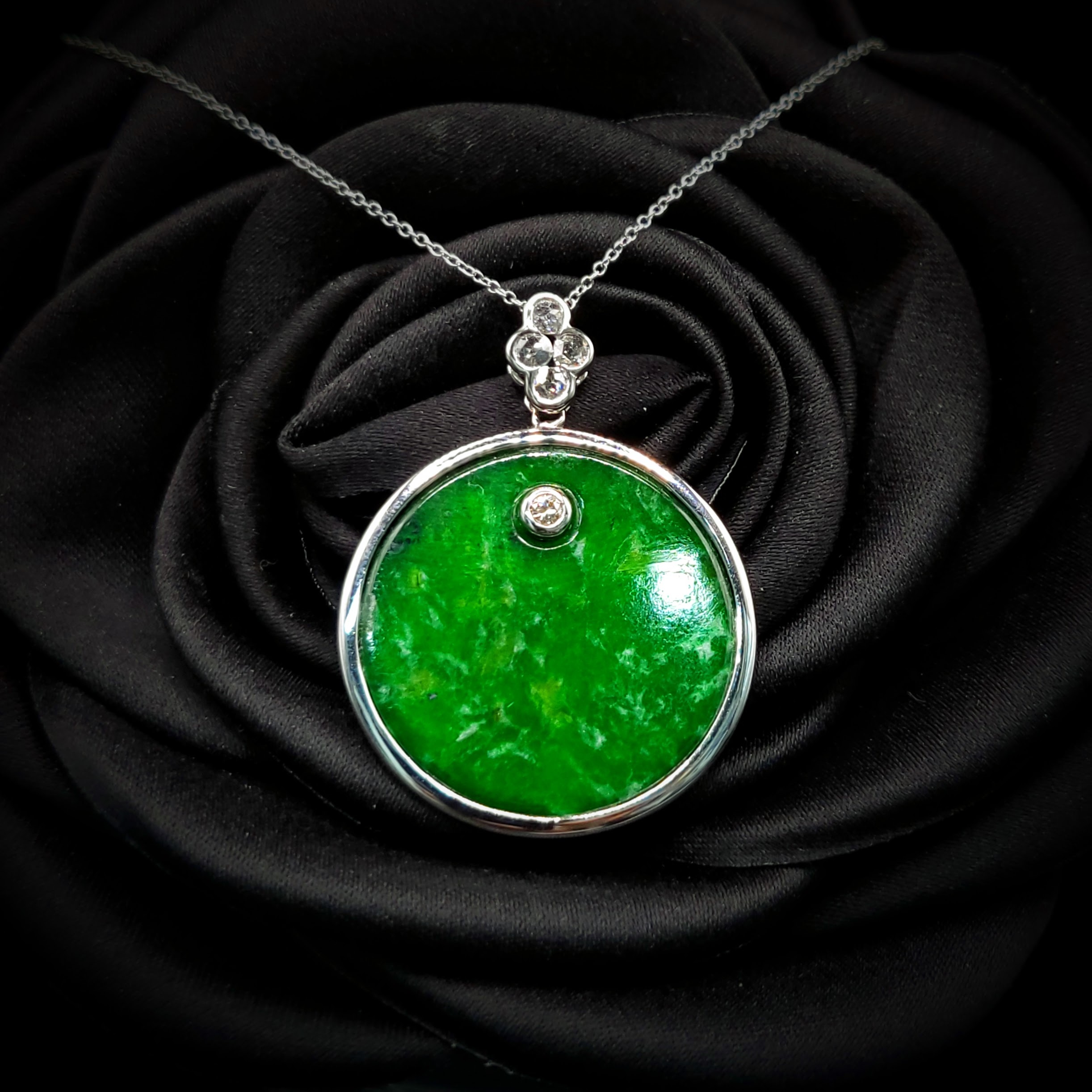 18K White Gold 0.33ct Diamond Jade Pendant