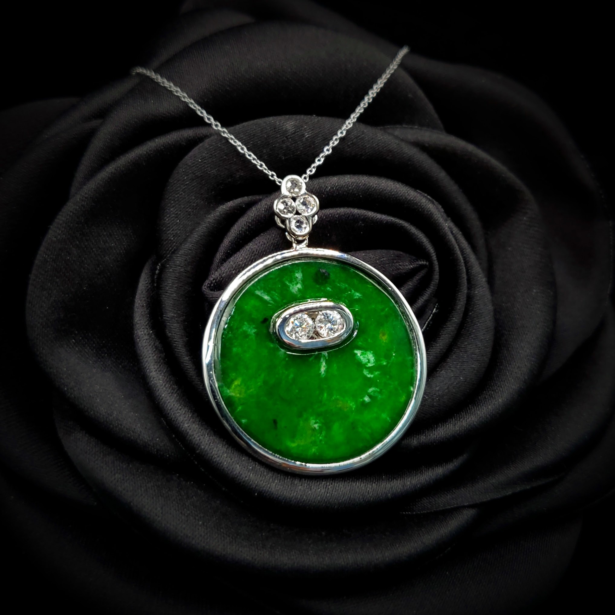 18K White Gold 0.52ct Diamond Jade Pendant