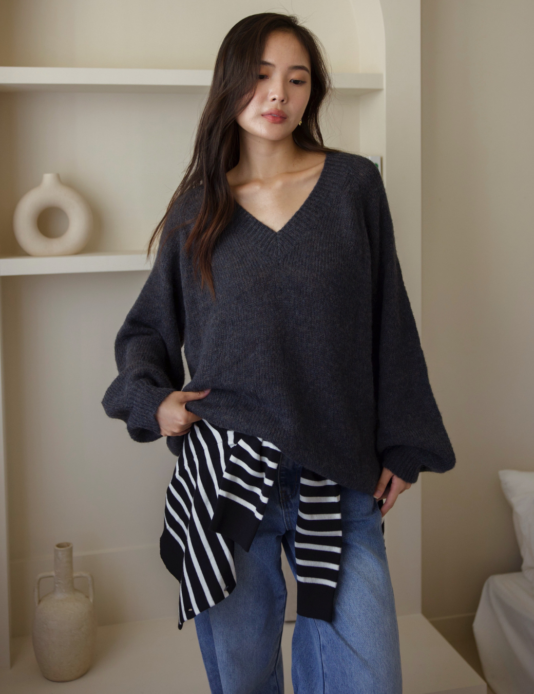 毛毛Ｖ領澎袖上衣（深灰色）