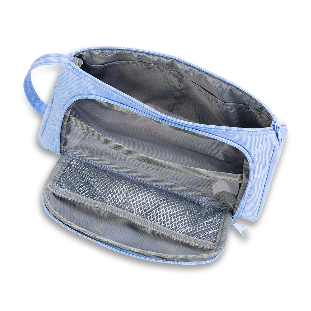 MAX三角立體鉛筆盒有著立體大容量雙拉鍊開口設計