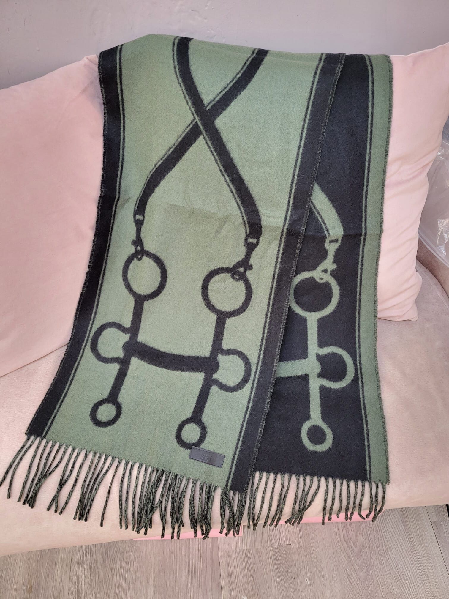 HERMES Casaque Mors scarf vert camouflage / noir (MUFFLER) 頸巾/ 圍巾