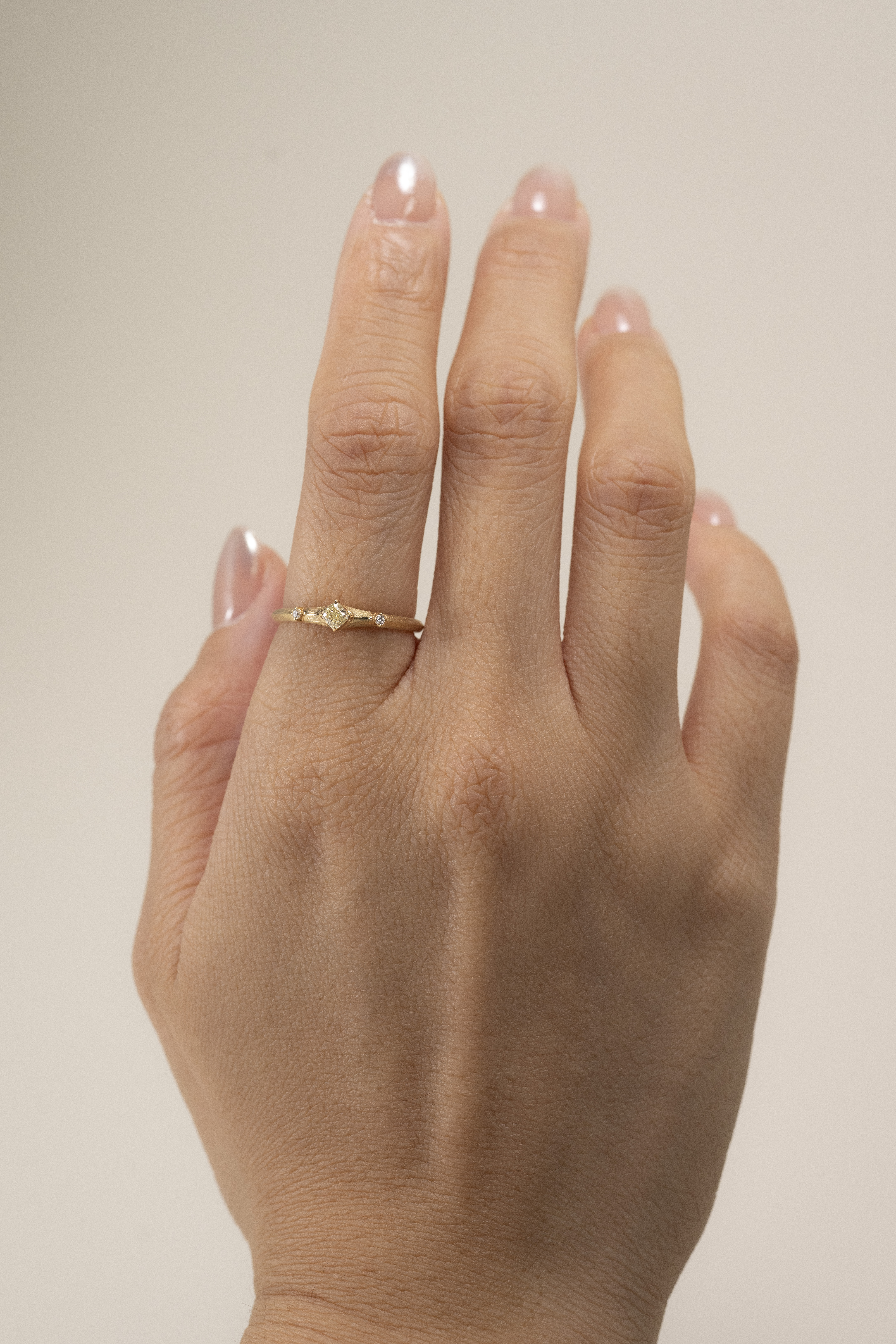 18K 0.16ct Yellow Diamond Ring