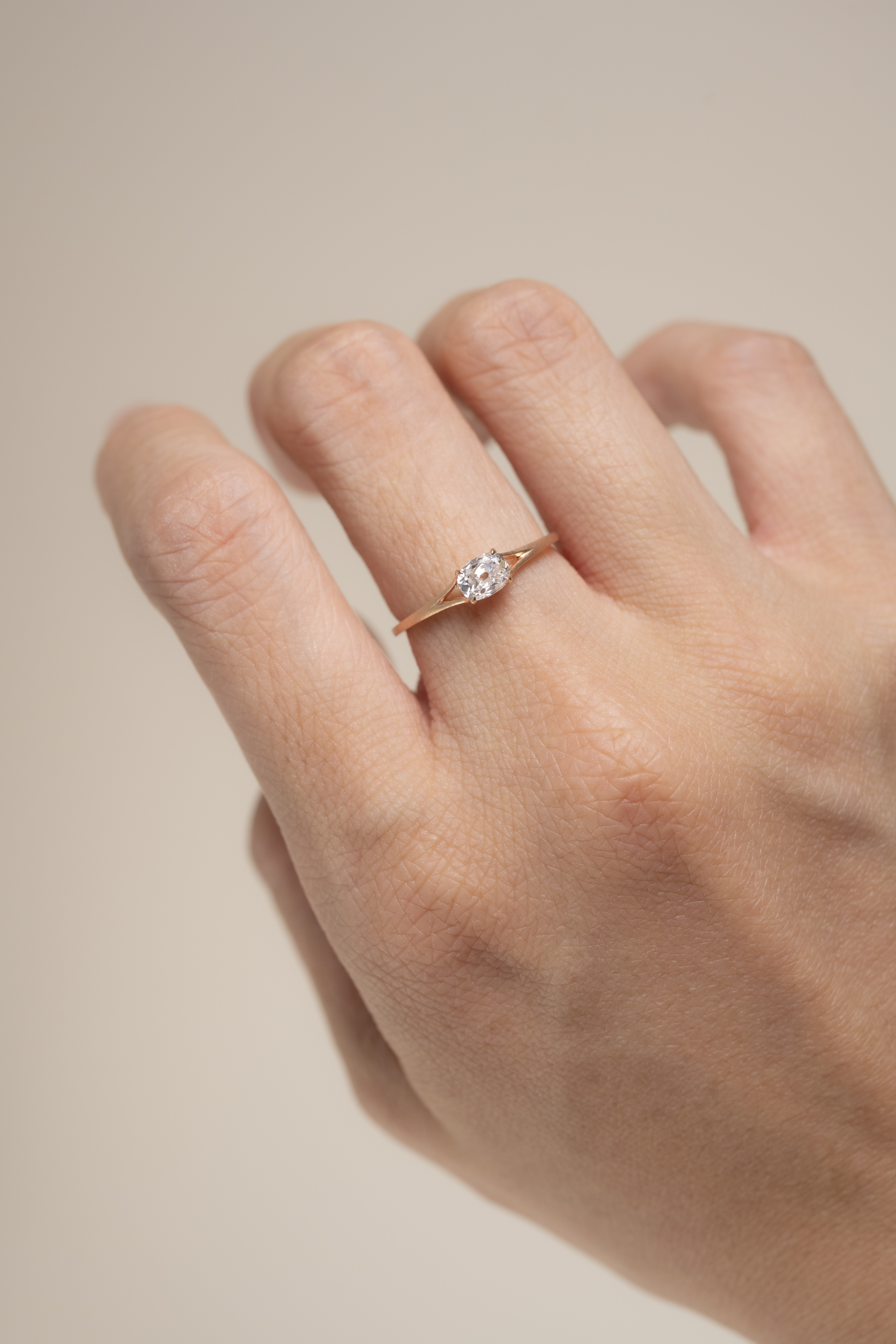 18K 0.44ct Oval Diamond Ring