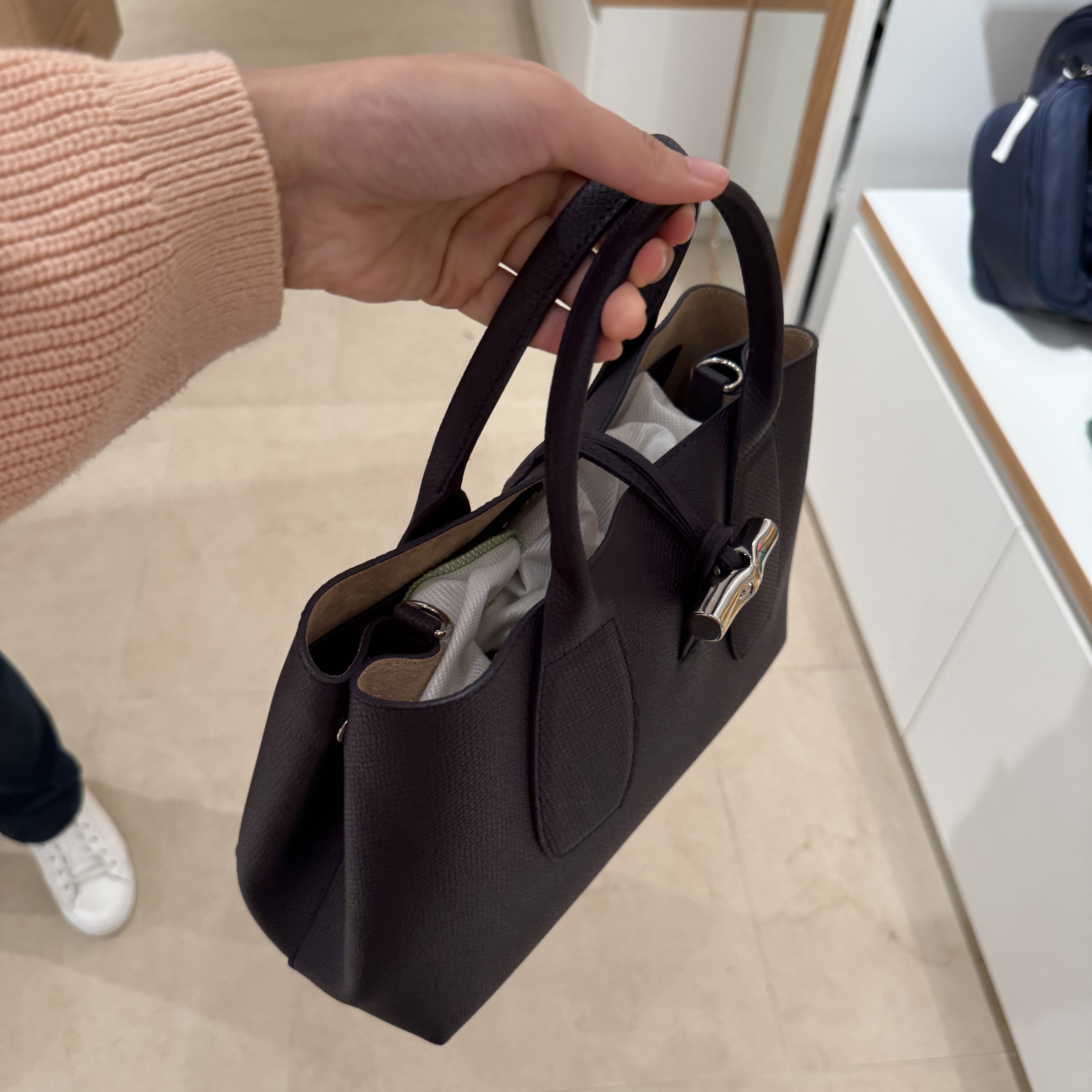 Longchamp Roseau M Top Handle Bag Black 10058