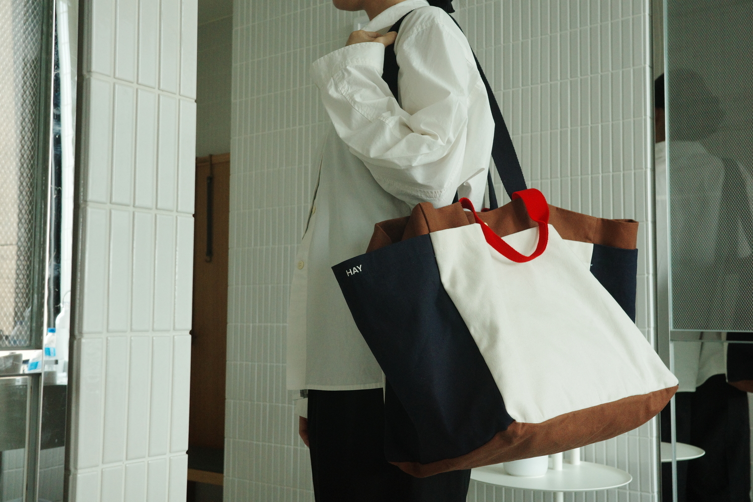 HAY weekend 托特包奶油多彩 實際穿搭