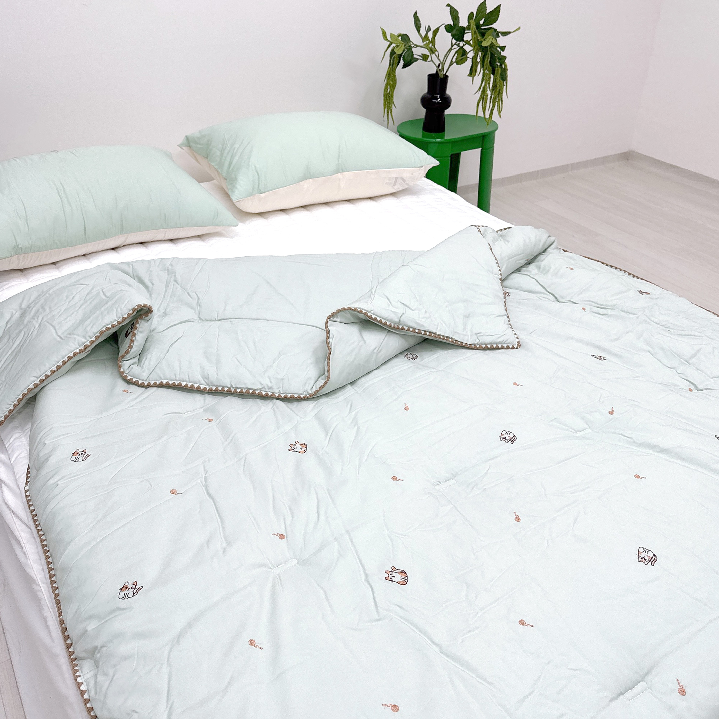 韓國棉被 棒棒糖刺繡貓咪-莫代爾（四季被）