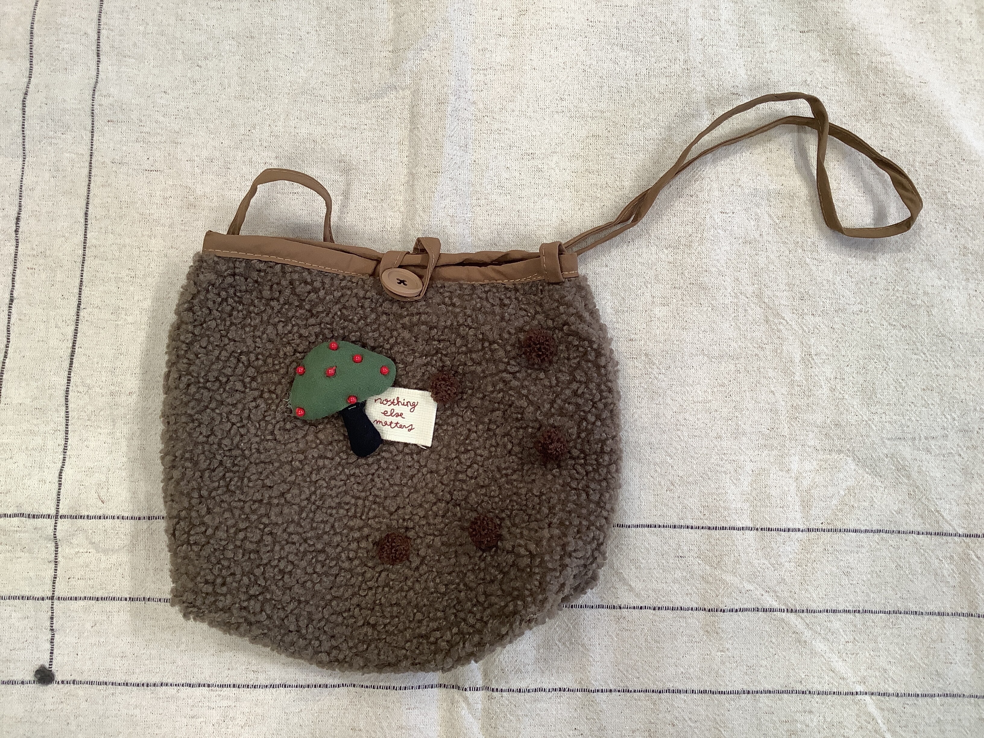 蘑菇立體球球包