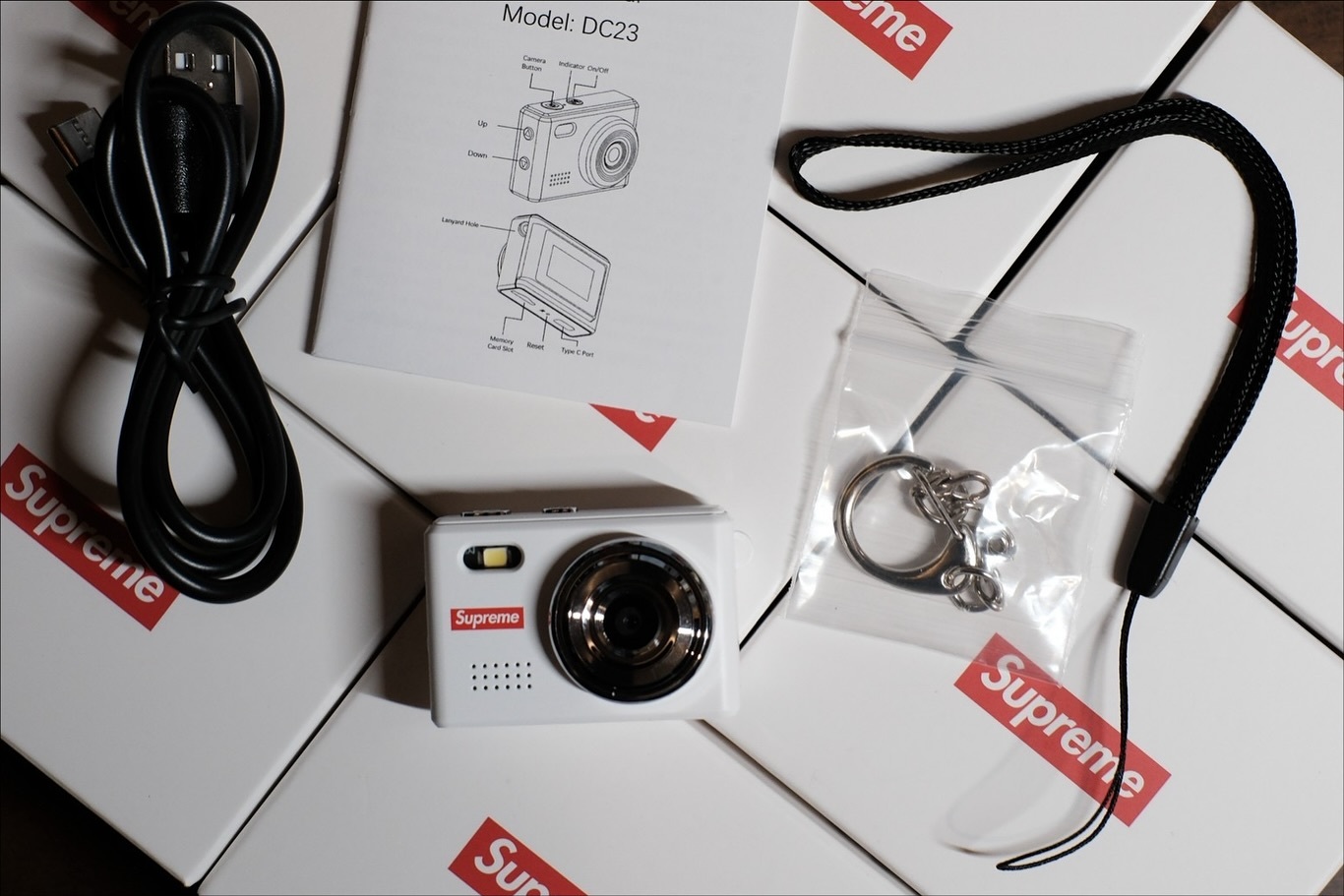 2025AW SUPREME Digital Camera Keychain 相機 鑰匙圈 可拍照 現貨